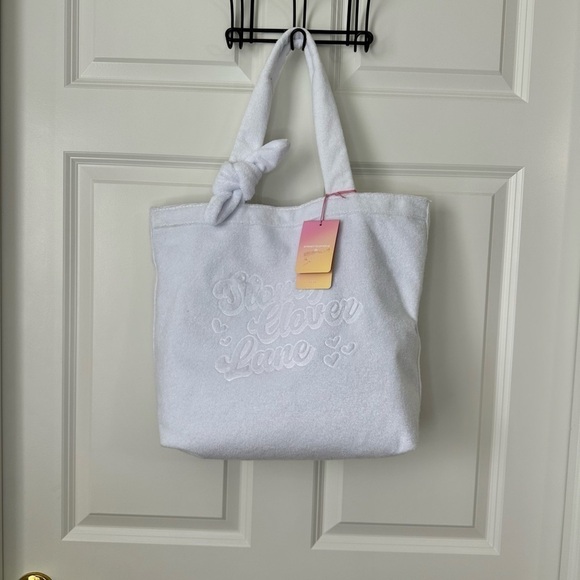 Stoney Clover Lane White Terry Cloth Embossed Beach Tote Bag - Picture 1 of 4